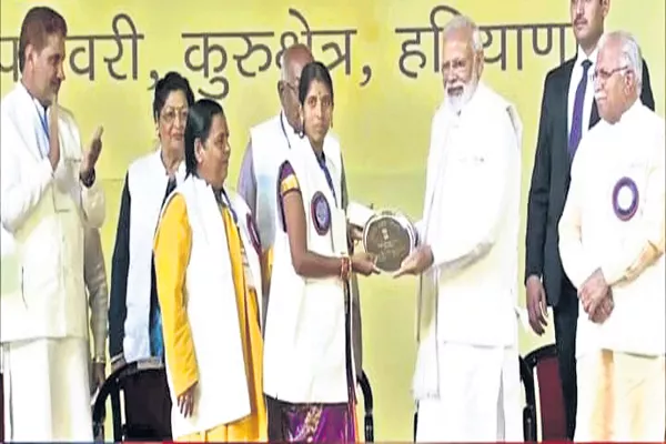 Swacchatha Shakthi Award To Telangana - Sakshi