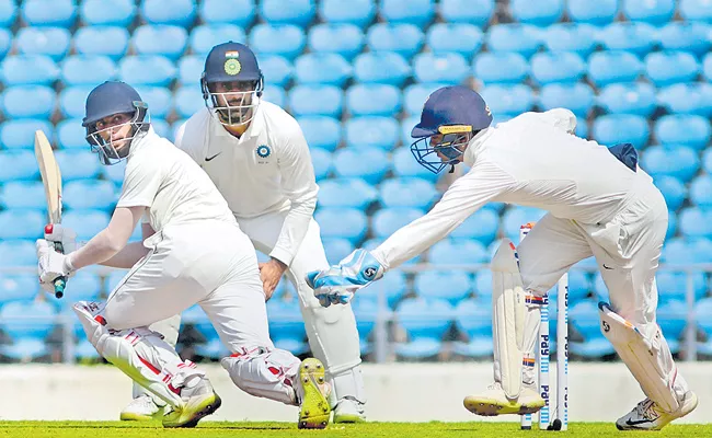 Irani Cup: Sanjay and Wadkar Fifties Keep Vidarbha in Hunt - Sakshi