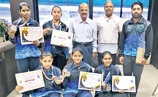 Telangana gets Bronze medal in Fencing - Sakshi