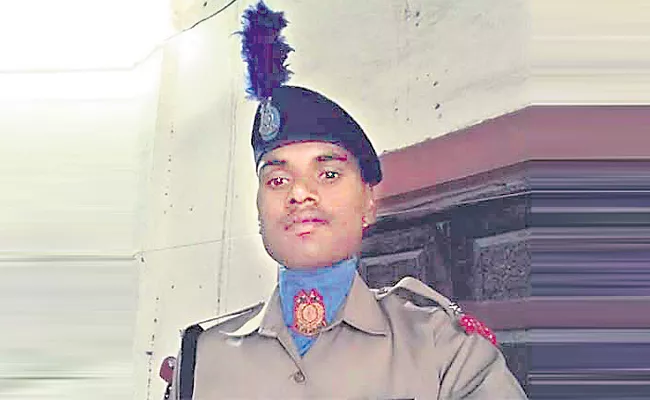 Sihora villagers ready to join Army after Ashwin kumar kachi - Sakshi