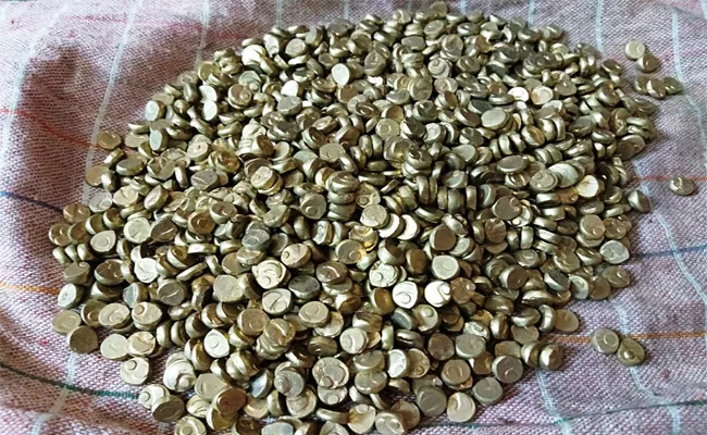 Fake Gold Coins Seized Warangal - Sakshi