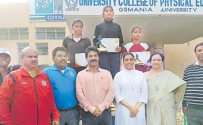 Ujwala gets Run Event Championship - Sakshi