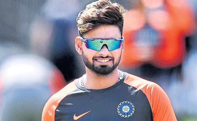 Working with Kiran More on keeping helped in Australia, says Rishabh Pant - Sakshi