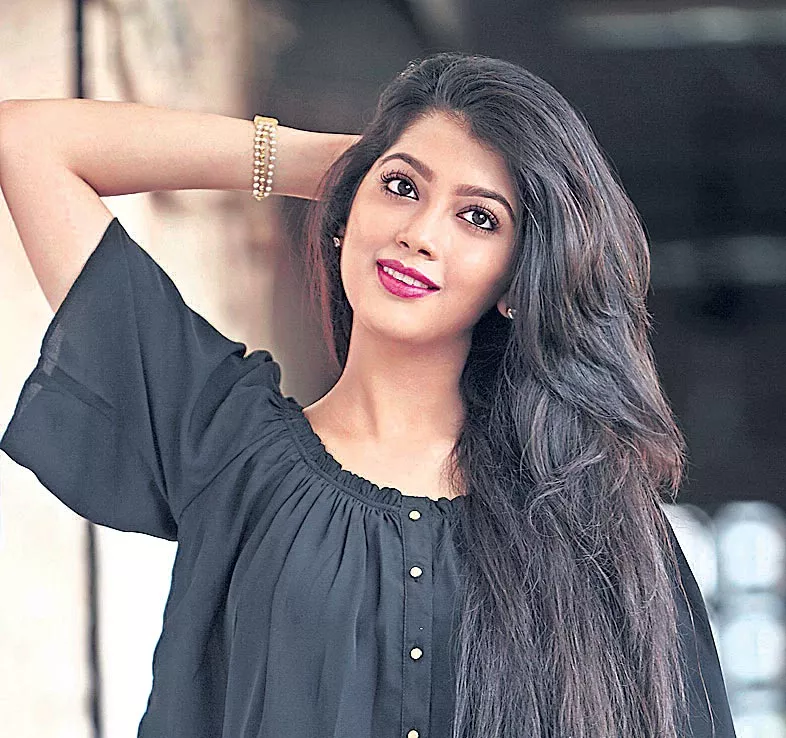 digangana suryavanshi interview about hippy movie - Sakshi