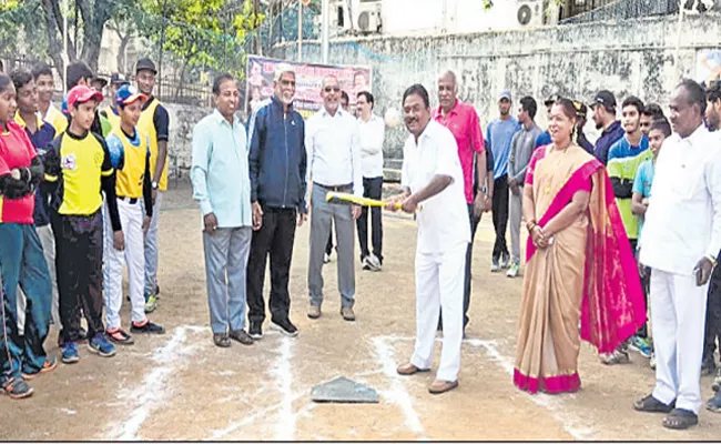 Hyderabad Charters beats Taraka Rama Club in Base Ball - Sakshi