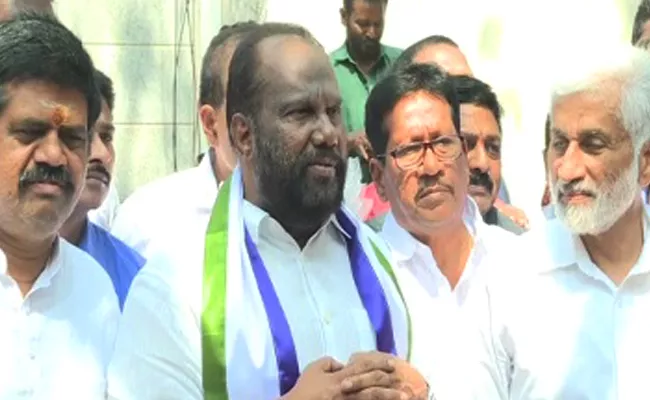 Amalapuram TDP MP Ravindra babu Joins YSRCP - Sakshi