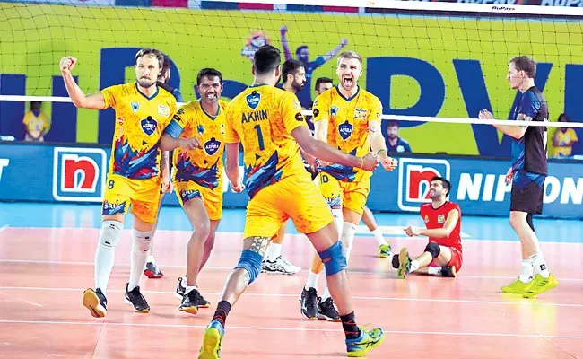 The Chennai Spartans teamed up to the playoffs - Sakshi