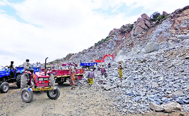 Mining Smuggling in Anantapur - Sakshi