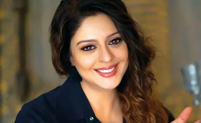 Nagma To Play Allu Arjun Mother in Trivikram Srinivas Movie - Sakshi