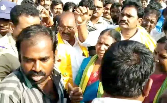 Bitter Experience To Anantapur TDP Women Leaders - Sakshi