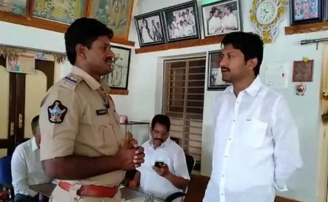 YSRCP Leader Abbayya Chowdary House Arrested In Denduluru - Sakshi