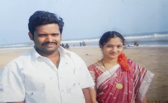 Mother And Child Death Mystery Still Pending in Mogalthur West Godavari - Sakshi