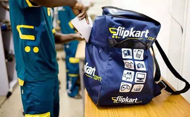 Mobiles Stolen From Flipkart Delivery Hub At Delhi Alipur - Sakshi