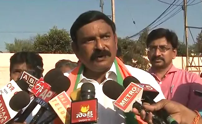 Chandrababu Is Single Take Artist Says BJP Leader Vishnu Kumar Raju - Sakshi