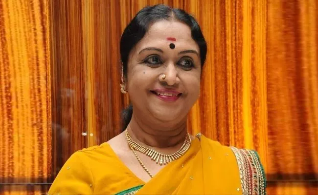 TSR honours B Saroja Devi with Viswanata Samragni - Sakshi