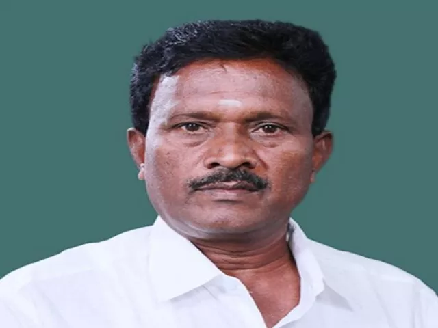 Villupuram ADMK MP Rajendran died in road accident - Sakshi