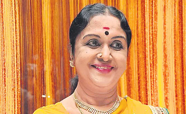  TSR honors B Saroja Devi with Viswanata Samragni - Sakshi