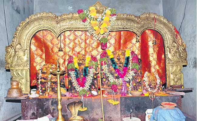 Yadavas worship is Linga Mangala Swami - Sakshi