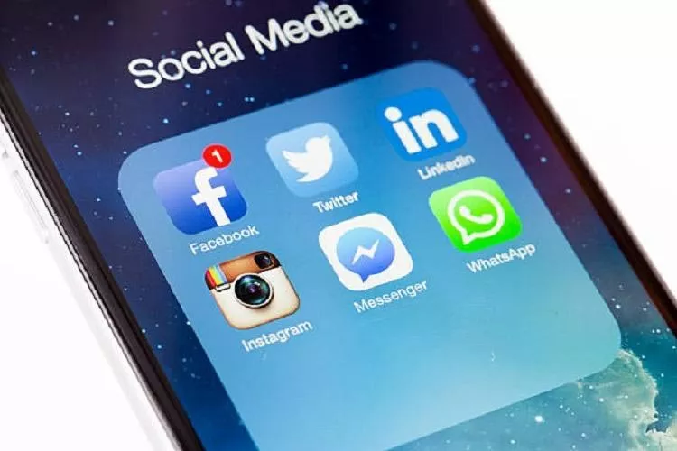 Parliamentary panel summons Facebook, WhatsApp, Instagram officials - Sakshi