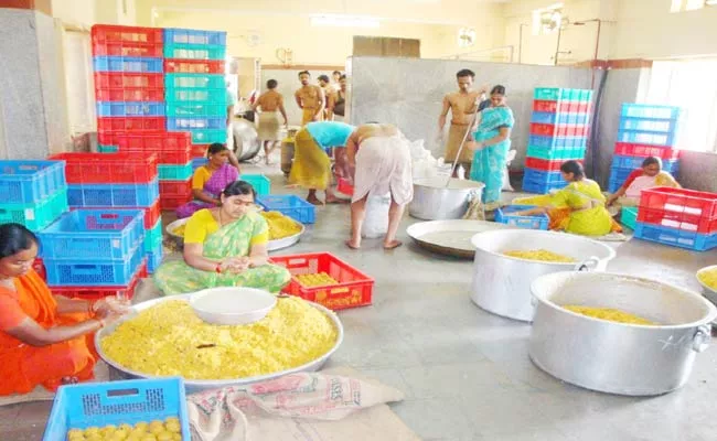 Vemulawada Rajanna Prasadam For Maha Shivaratri - Sakshi