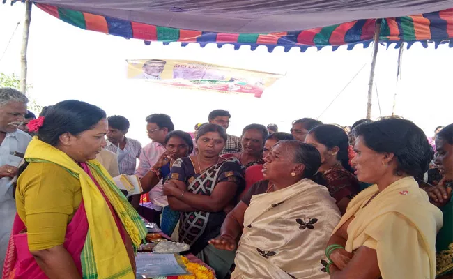 Pasupu Kumkuma Program  Bitter Experience TDP Women Leaders Anantapur - Sakshi