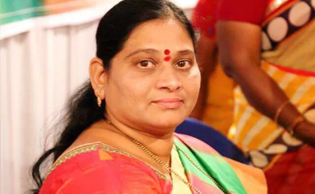 Gadipalli Kavitha  ZP Chairperson  Resignation Khammam - Sakshi