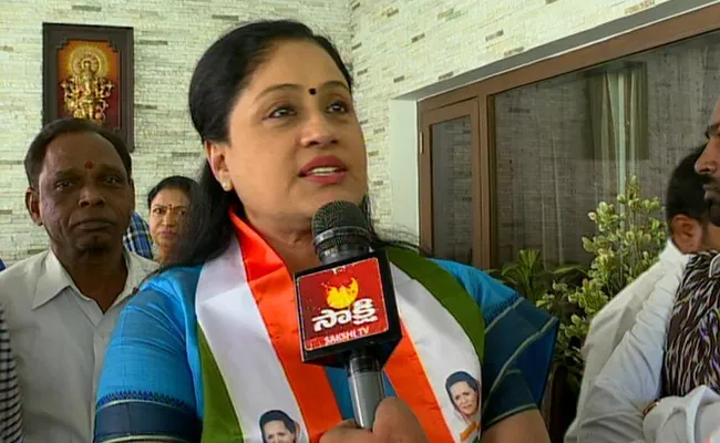 Vijayashanthi Criticize CM KCR - Sakshi