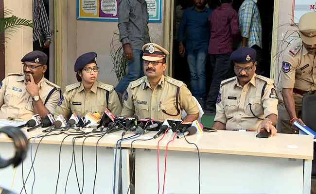 East Zone DCP Press Meet Over Man Attacked On Girl With Knife In Hyderabad - Sakshi