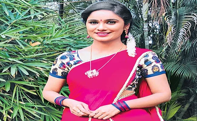 Tejaswini was introduced to Kailamma serial - Sakshi