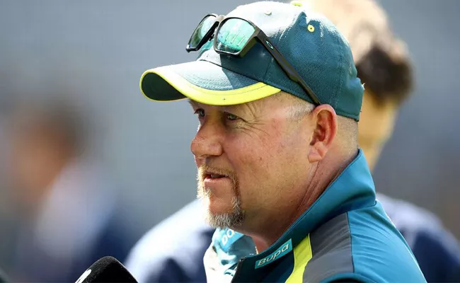 Australias bowling coach Saker quits ahead of World Cup - Sakshi