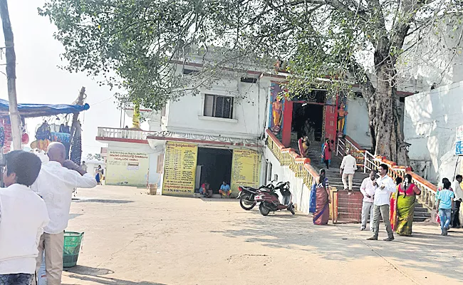 Yadagiri Lakshminarasimha Swamy temple being developed  - Sakshi