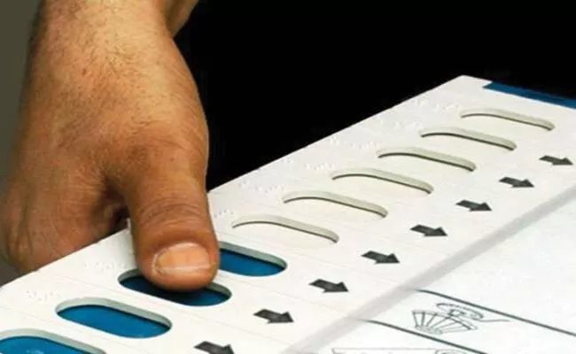 New Voters Increased Warangal Parakala - Sakshi