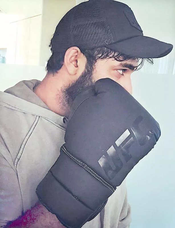 varun tej boxing training in los angeles - Sakshi