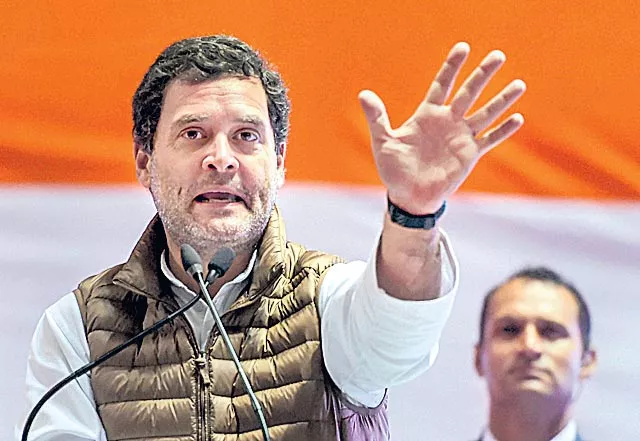 Rahul Gandhi calls Modi 'darpok', says he can't debate for 10 minutes - Sakshi