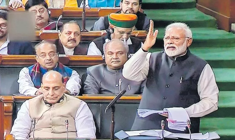 Narendra Modi Fires on Congress Leaders in Parliament - Sakshi