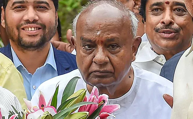 HD Deve Gowda Emotional speech in Lok Sabha - Sakshi