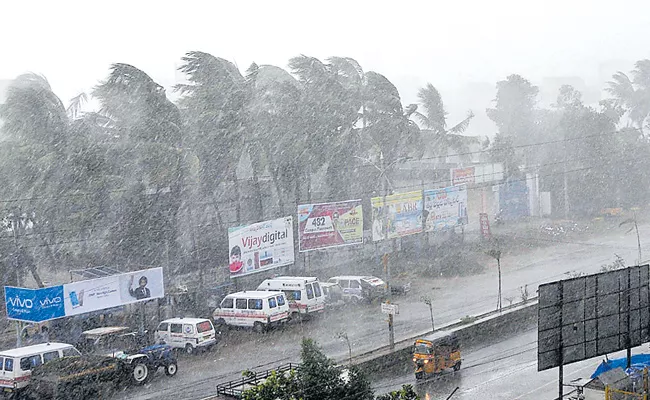 Upcoming days are light rains - Sakshi