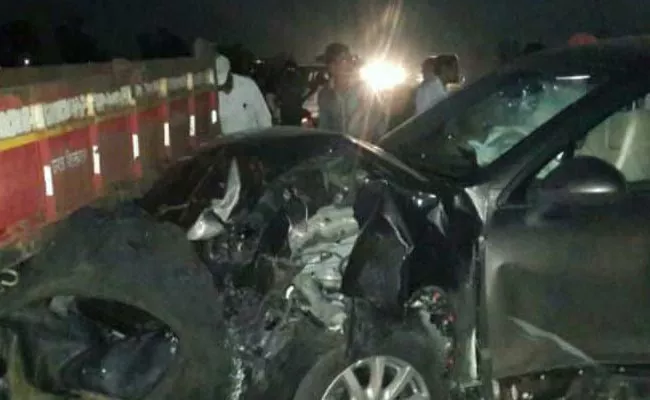 Two died In Road Accident In Tadepalligudem - Sakshi