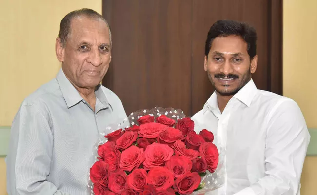 YS Jagan Mohan Reddy met Governor narasimhan - Sakshi