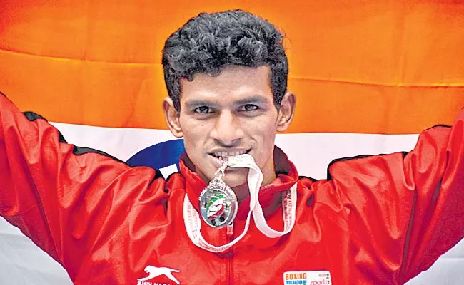 Indian boxers have grown medal in the Makran Cup - Sakshi