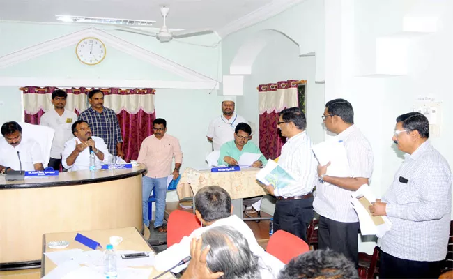 Mayor Suresh Babu Meeting on Water Problems in Summer YSR Kadapa - Sakshi