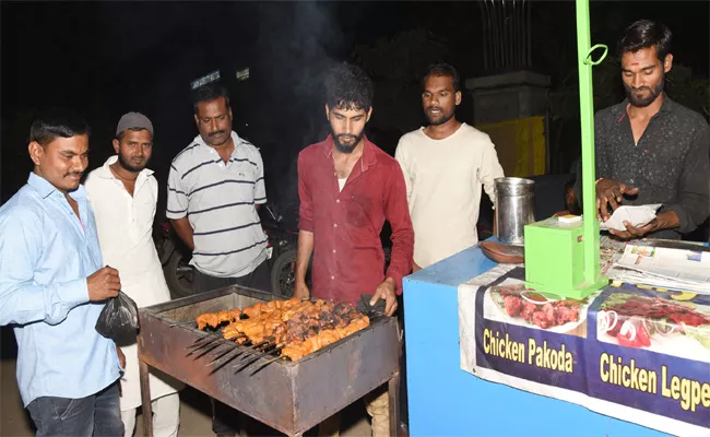 What A Taste Of Road Side Tiffin Centers - Sakshi