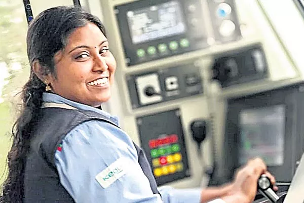 Lakshmi Prasanna was selected as a pilot in the first batch - Sakshi