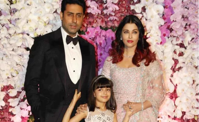 Aaradhya Bachchan Cute Counter To Paparazzi At Akash Ambani Reception - Sakshi