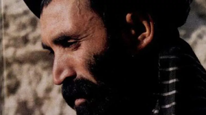 Report Reveals Taliban Head Mullah Omar Lived in Secret Room Within Walking Distance Of US Bases - Sakshi