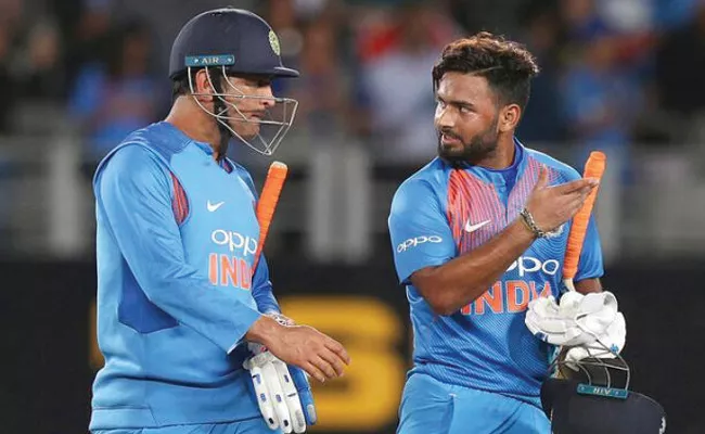 Support pours in for Rishabh Pant after Mohali taunt over missed stumpings - Sakshi