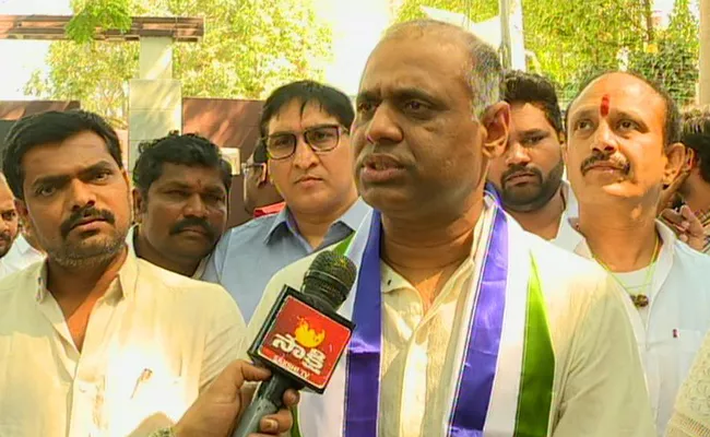 Potluri Vara prasad Joins YSR Congress Party - Sakshi