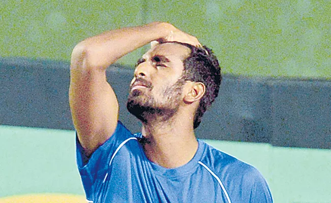 Indian Wells: Prajnesh Gunneswaran goes down fighting to Ivo Karlovic - Sakshi