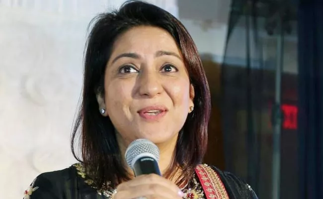 Priya Dutt Says She Will Contest For Lok Sabha Poll - Sakshi