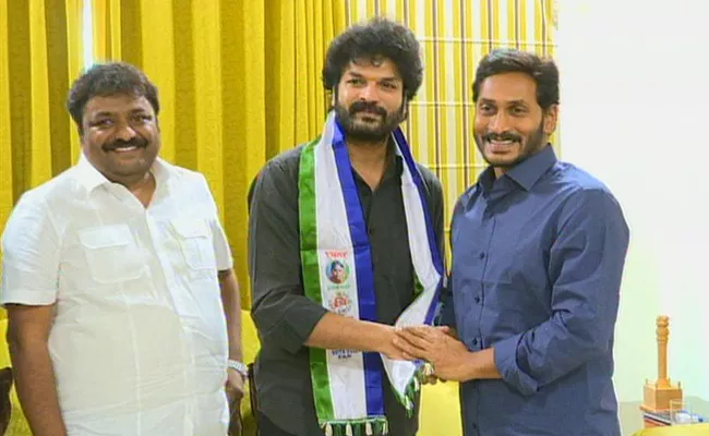 Dasari Arun Kumar Joins YSR Congress party - Sakshi